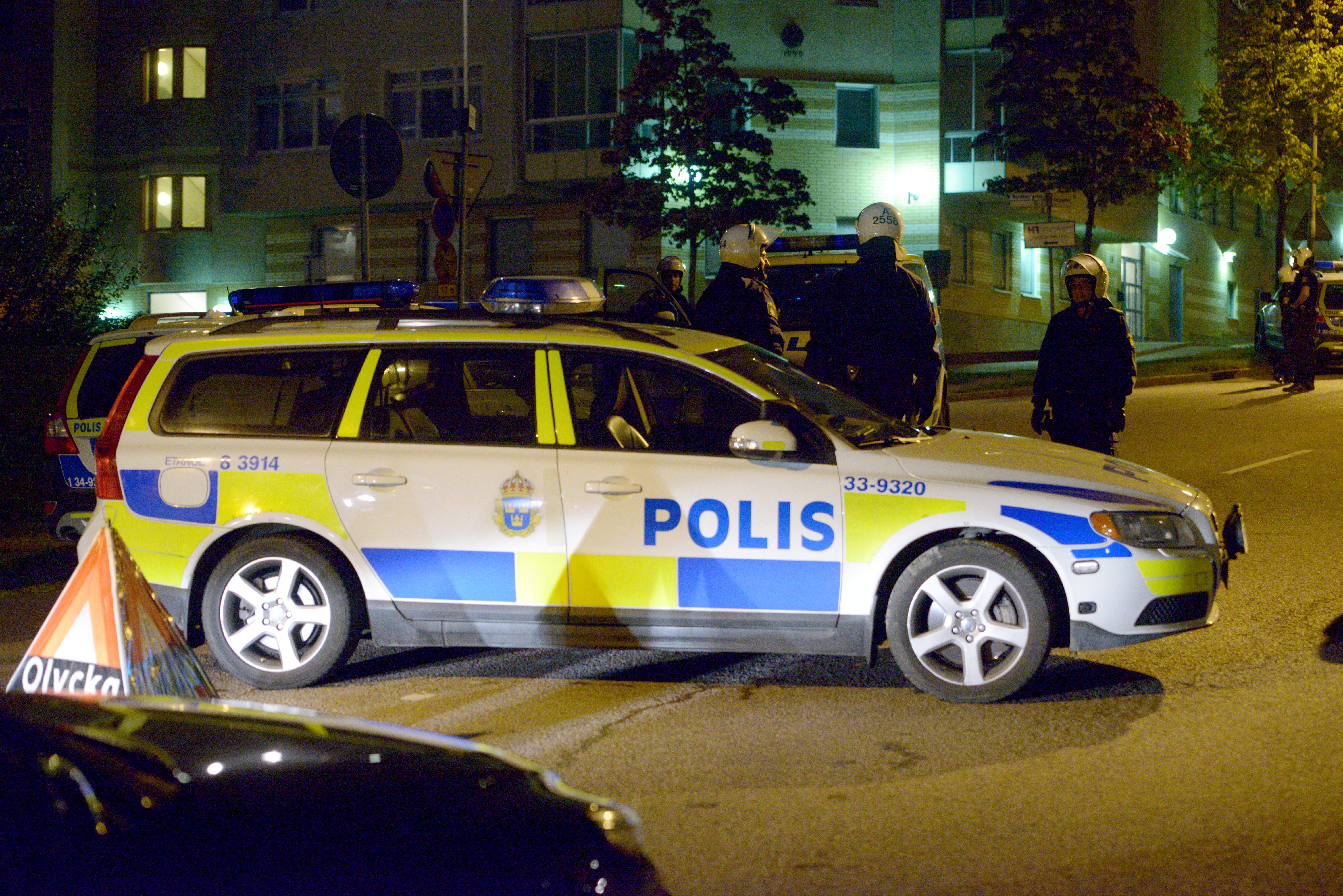 Stenkastning, Polisen, Man, Bil, Misstänkt, Rinkeby, Folkmassa